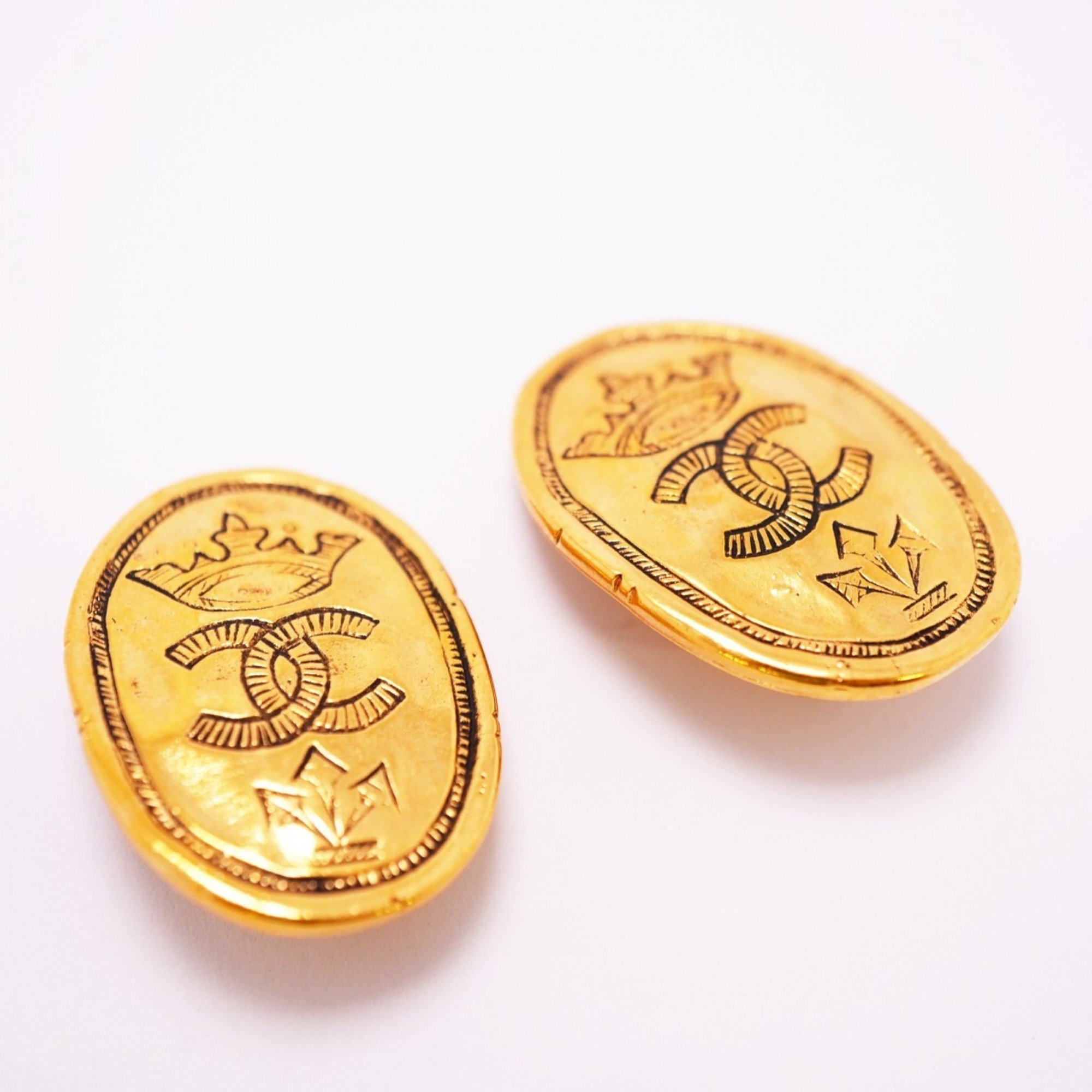 Chanel Earrings Coco Mark Oval GP Plated Gold Ladies