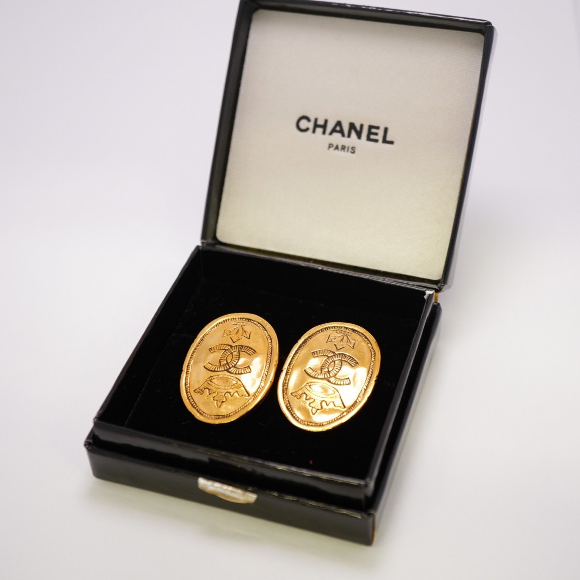 Chanel Earrings Coco Mark Oval GP Plated Gold Ladies