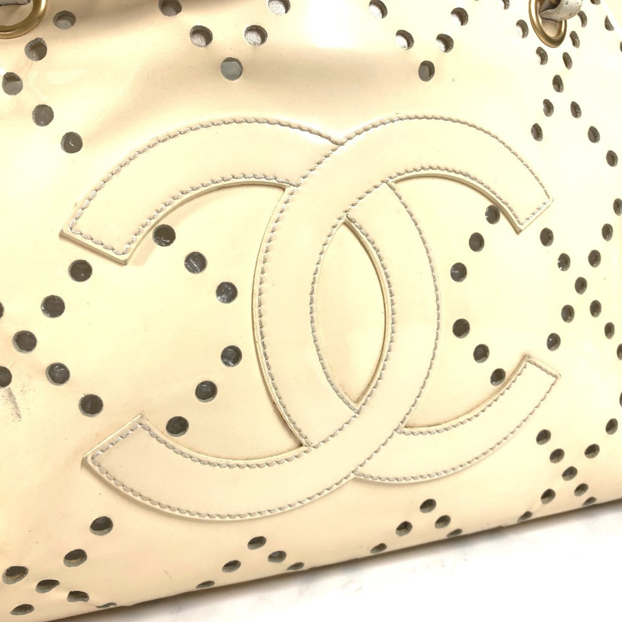 CHANEL Chanel Tote Bag CC Punching Chain Shoulder Enamel Women's Ivory