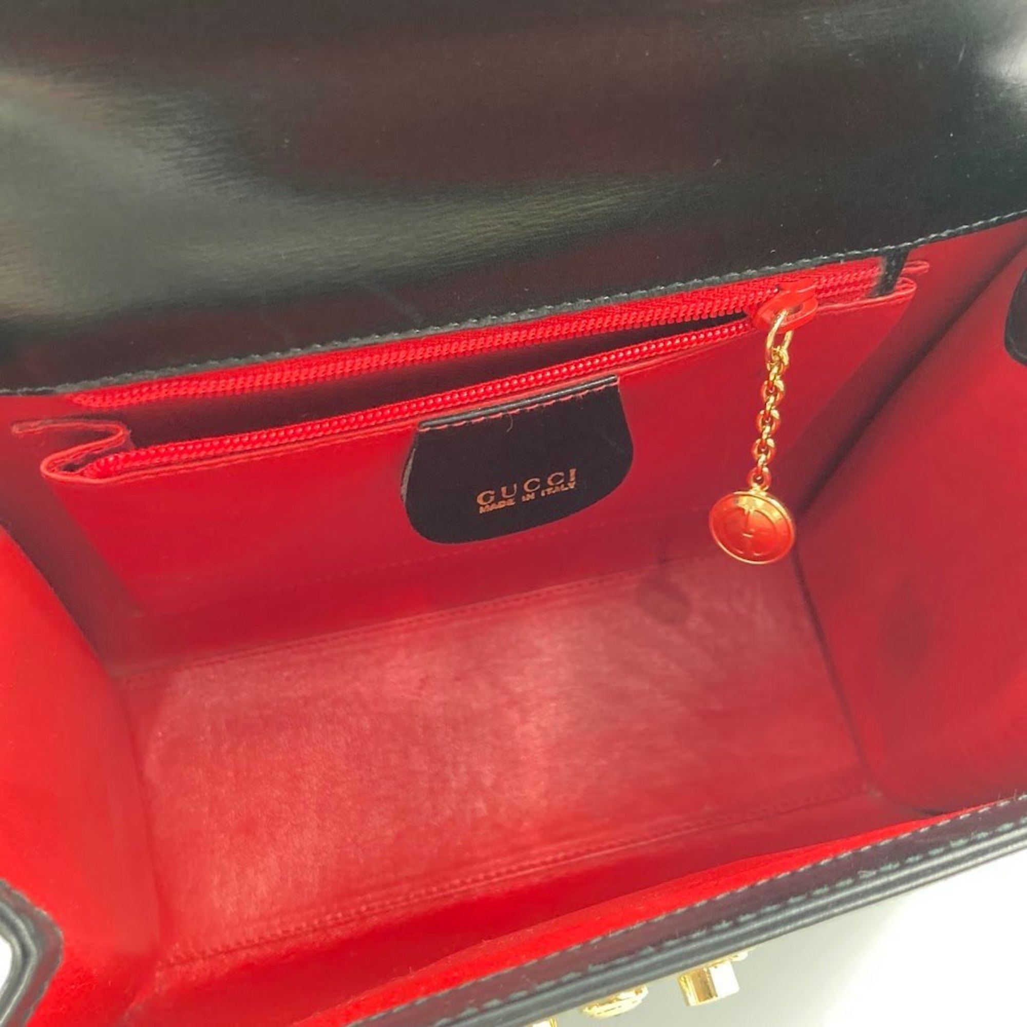 GUCCI 110.011 Handbag Leather