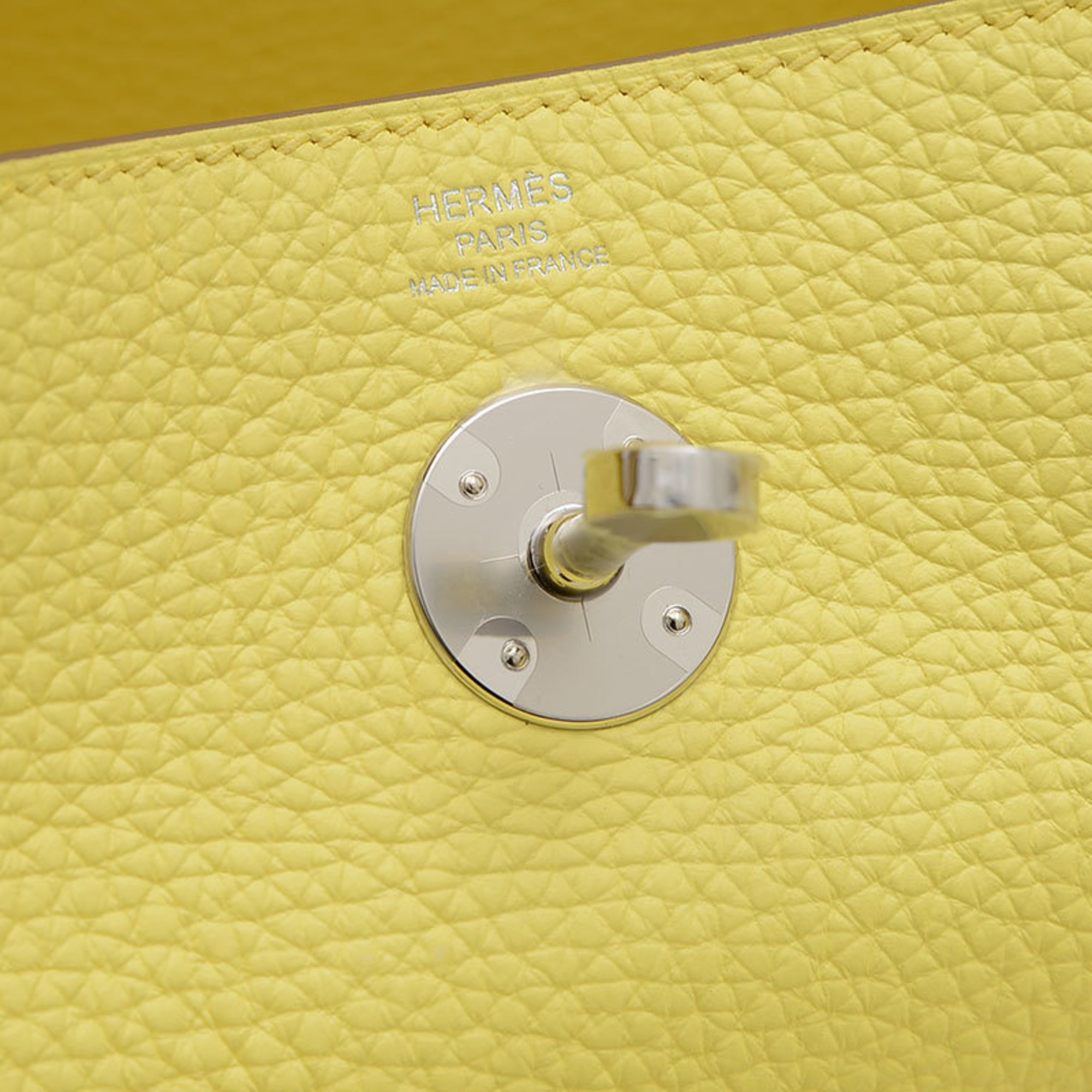 Hermes Lindy 26 handbag, Taurillon Limoncello, B stamp