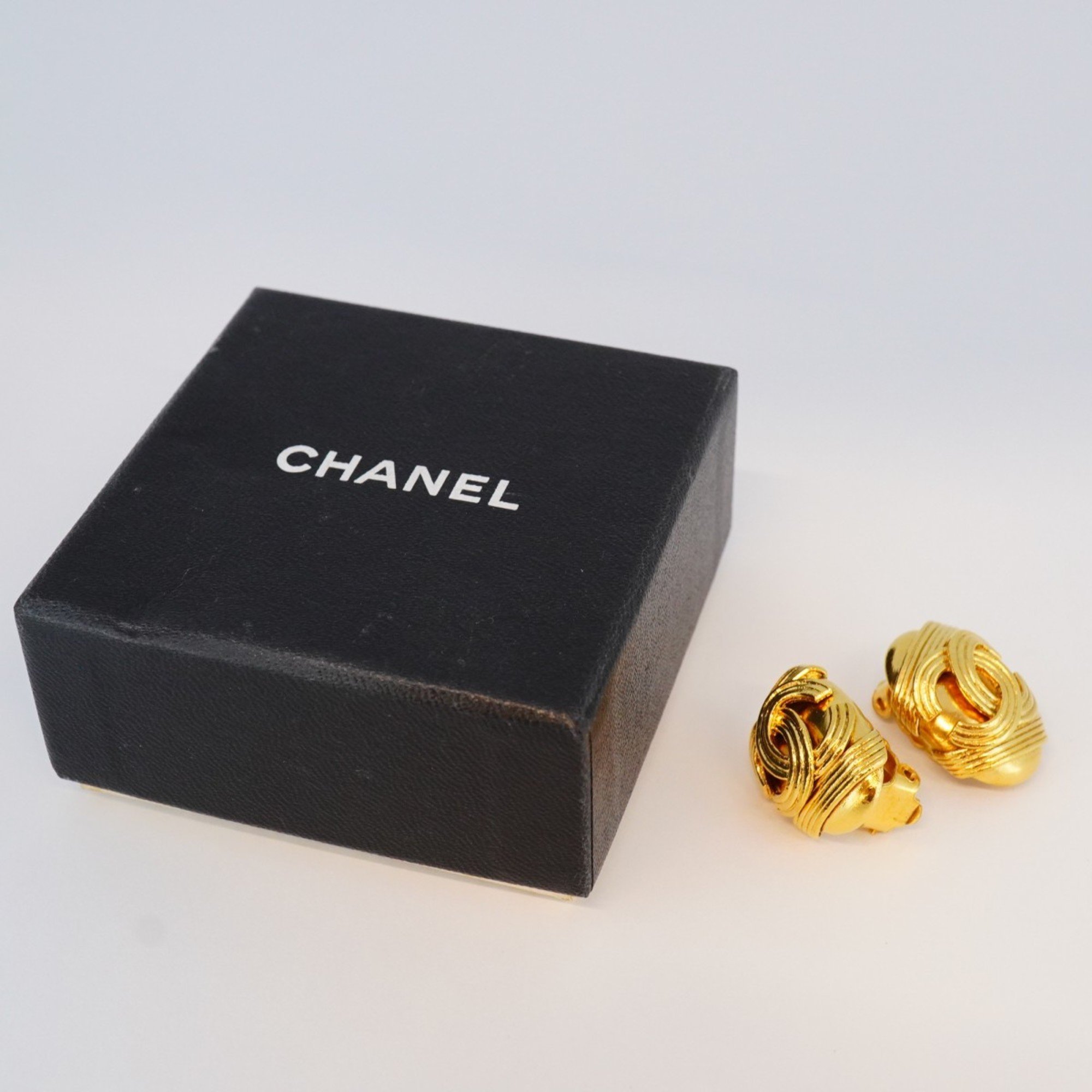 Chanel Earrings Coco Mark Oval GP Plated Gold Ladies