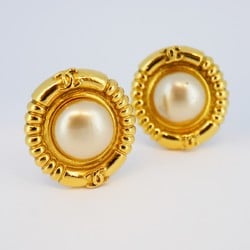 Chanel Earrings Coco Mark Circle Fake Pearl GP Plated Gold Ladies