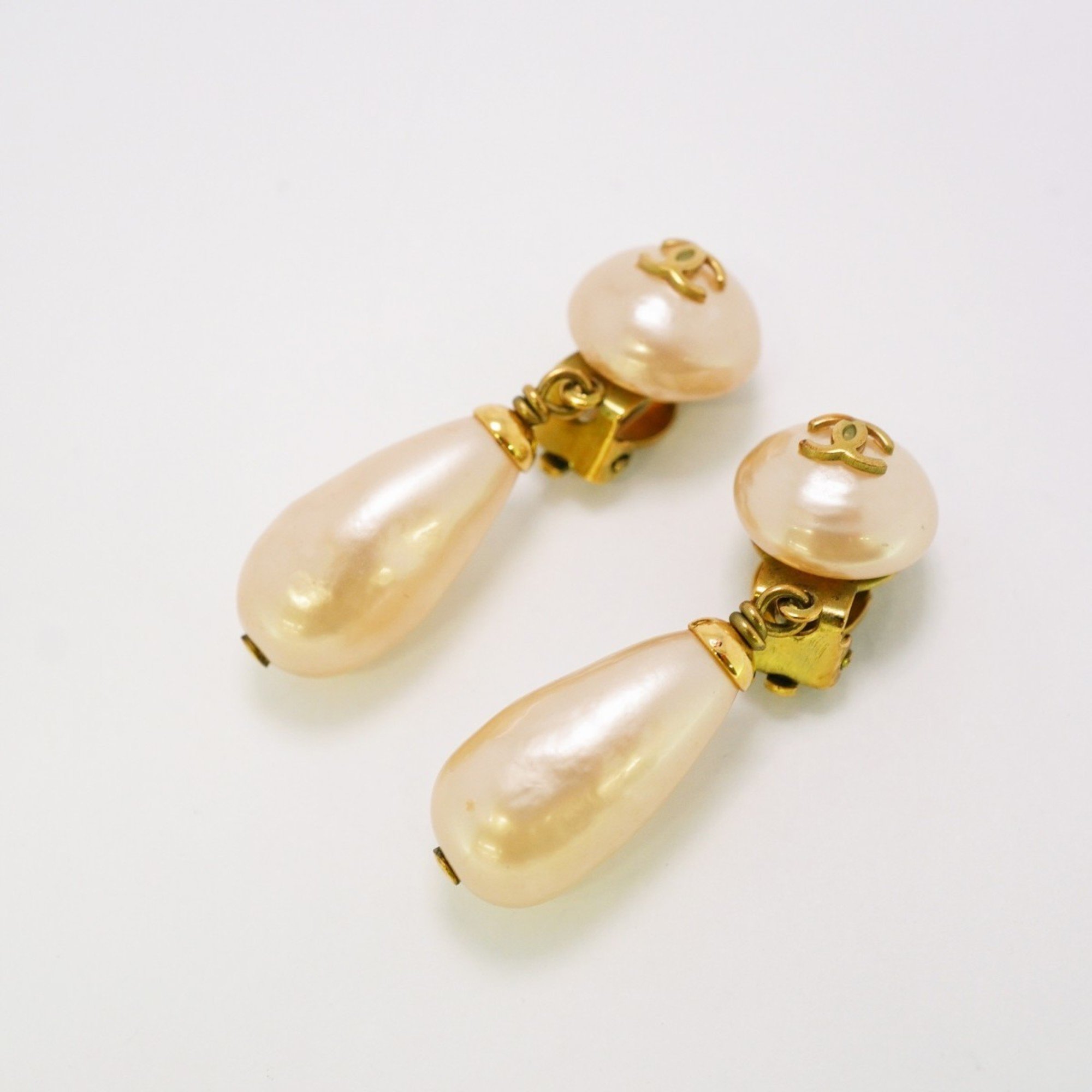 Chanel Earrings Coco Mark Fake Pearl GP Plated Gold Ladies