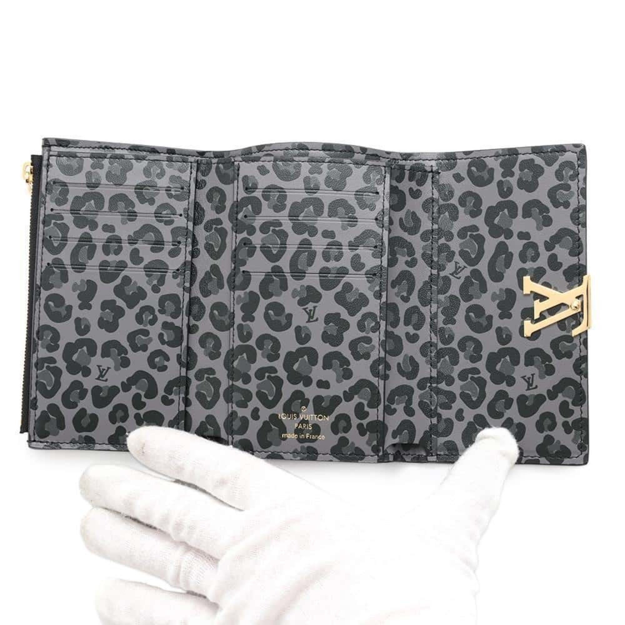 Louis Vuitton Tri-fold Wallet Taurillon Leather Leopard Portefeuille Capucines Compact M80795 Black