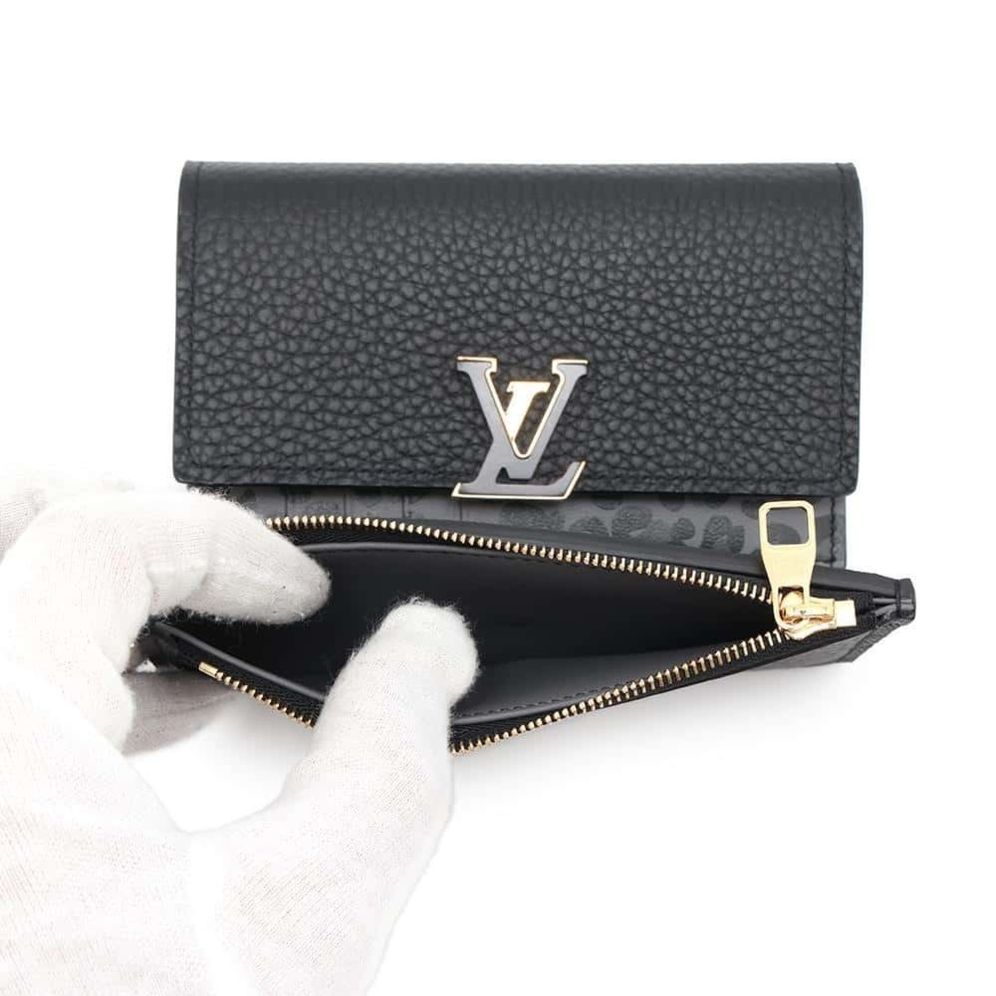 Louis Vuitton Tri-fold Wallet Taurillon Leather Leopard Portefeuille Capucines Compact M80795 Black