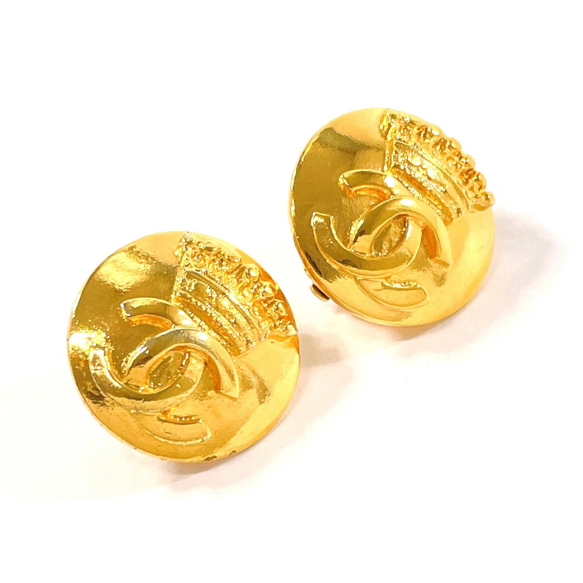 CHANEL Coco Mark Crown Motif Earrings Metal Gold 96 A Stamp Women's N4106542