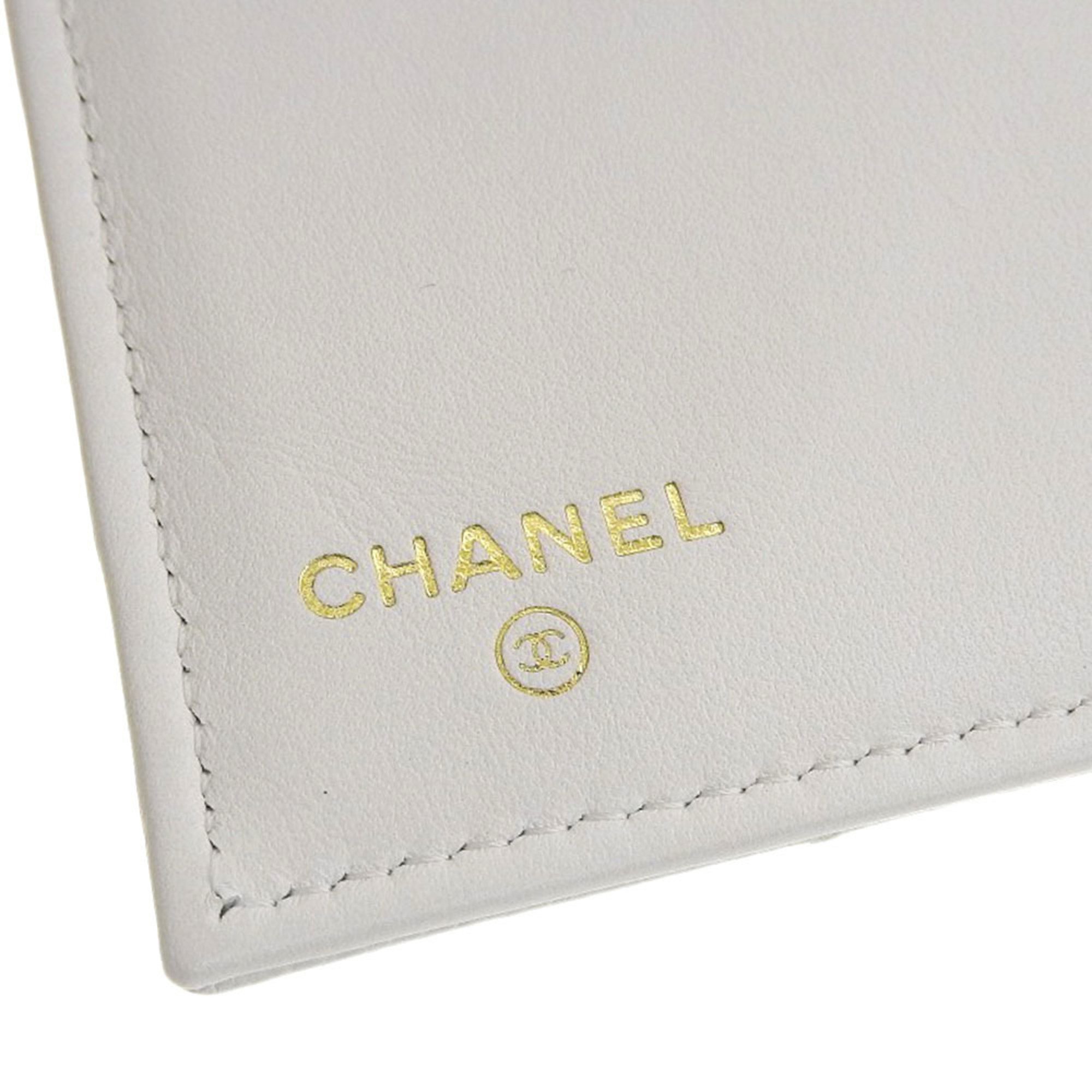 CHANEL Matelasse Random Serial Coco Mark Tri-fold Wallet Caviar Skin White