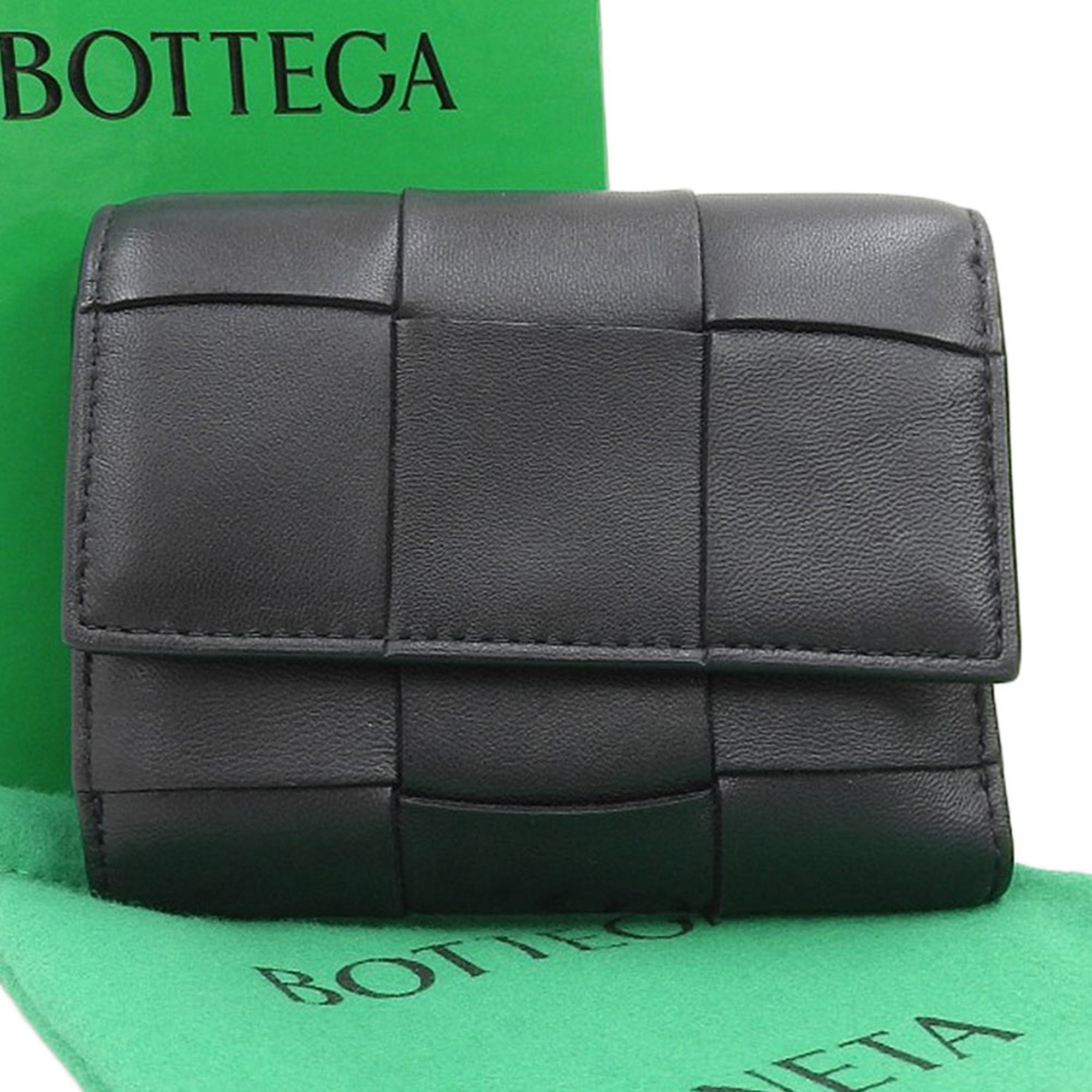 BOTTEGA VENETA Maxi Intrecciato Tri-fold Wallet 651372 Leather Black