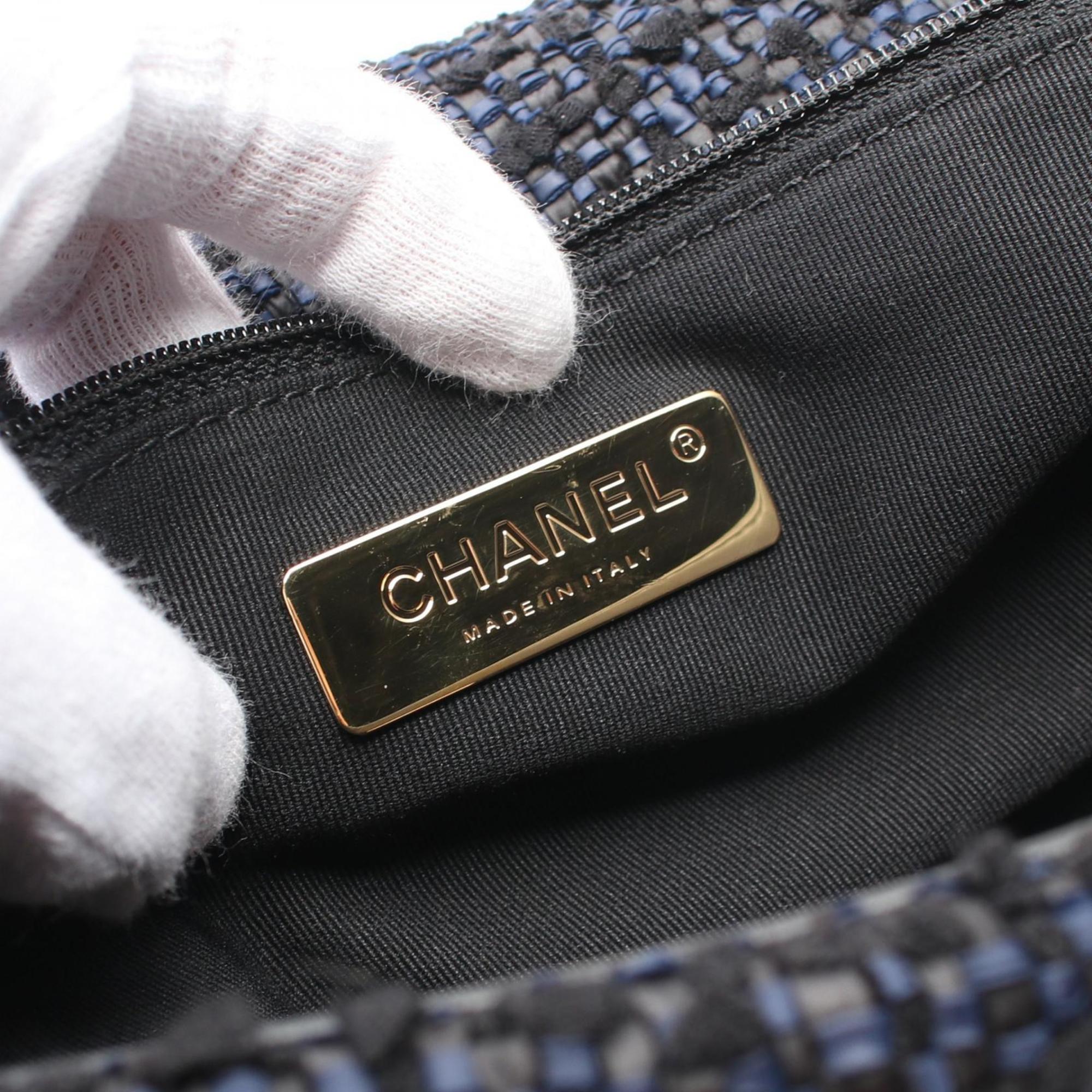 CHANEL CHANEL19 Matelasse Shoulder Bag, Fabric, Women's, Navy, Black