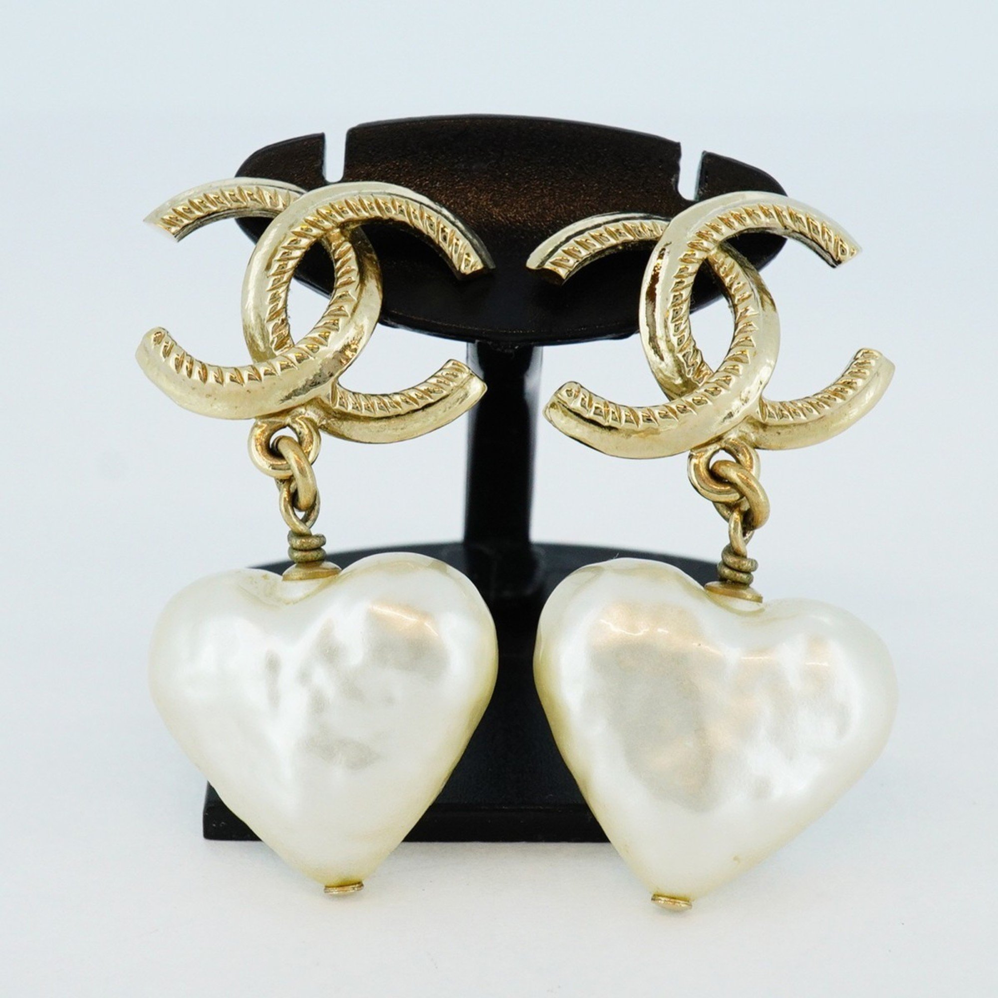 Chanel earrings with Coco mark, heart motif, fake pearl, GP plating, champagne gold, for women