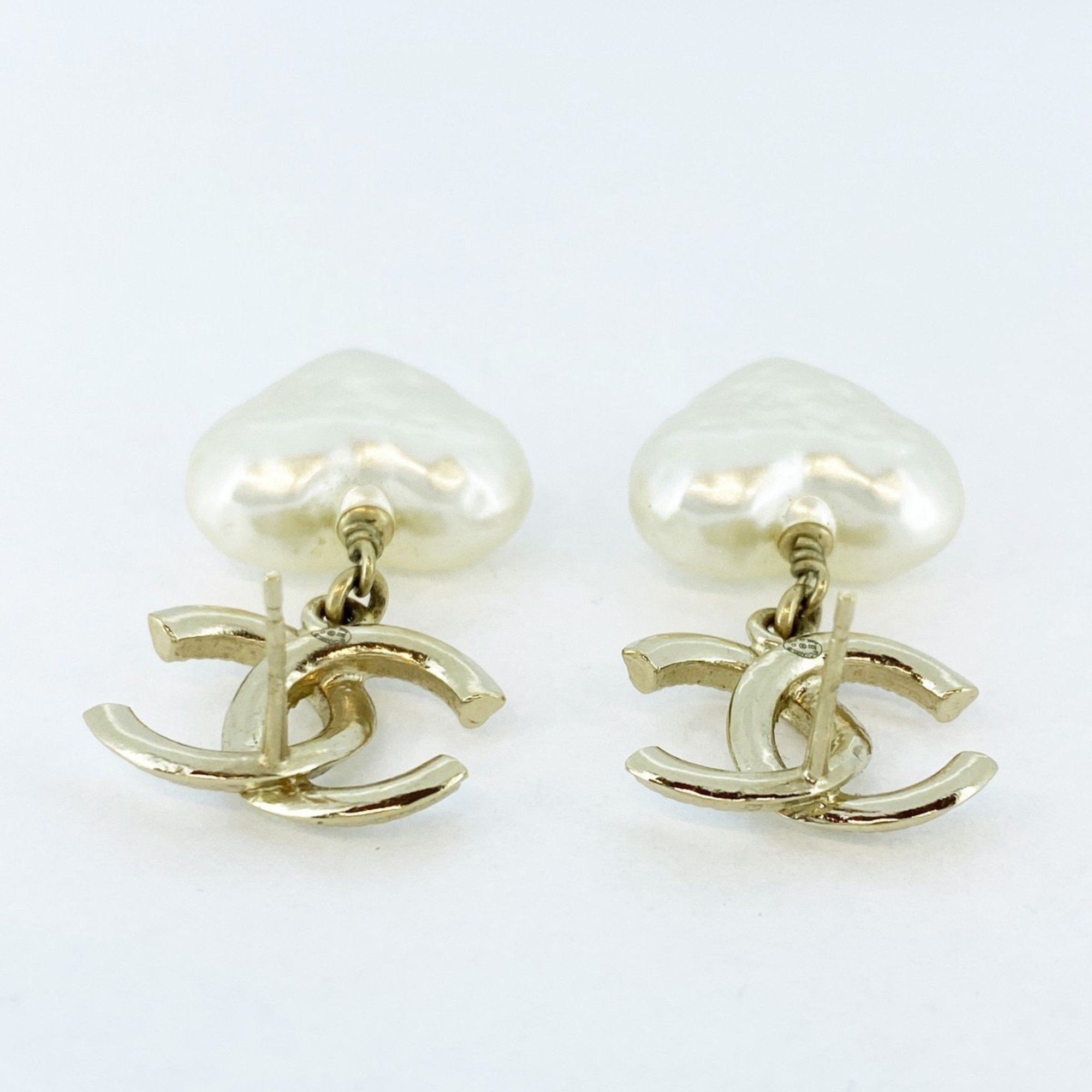 Chanel earrings with Coco mark, heart motif, fake pearl, GP plating, champagne gold, for women