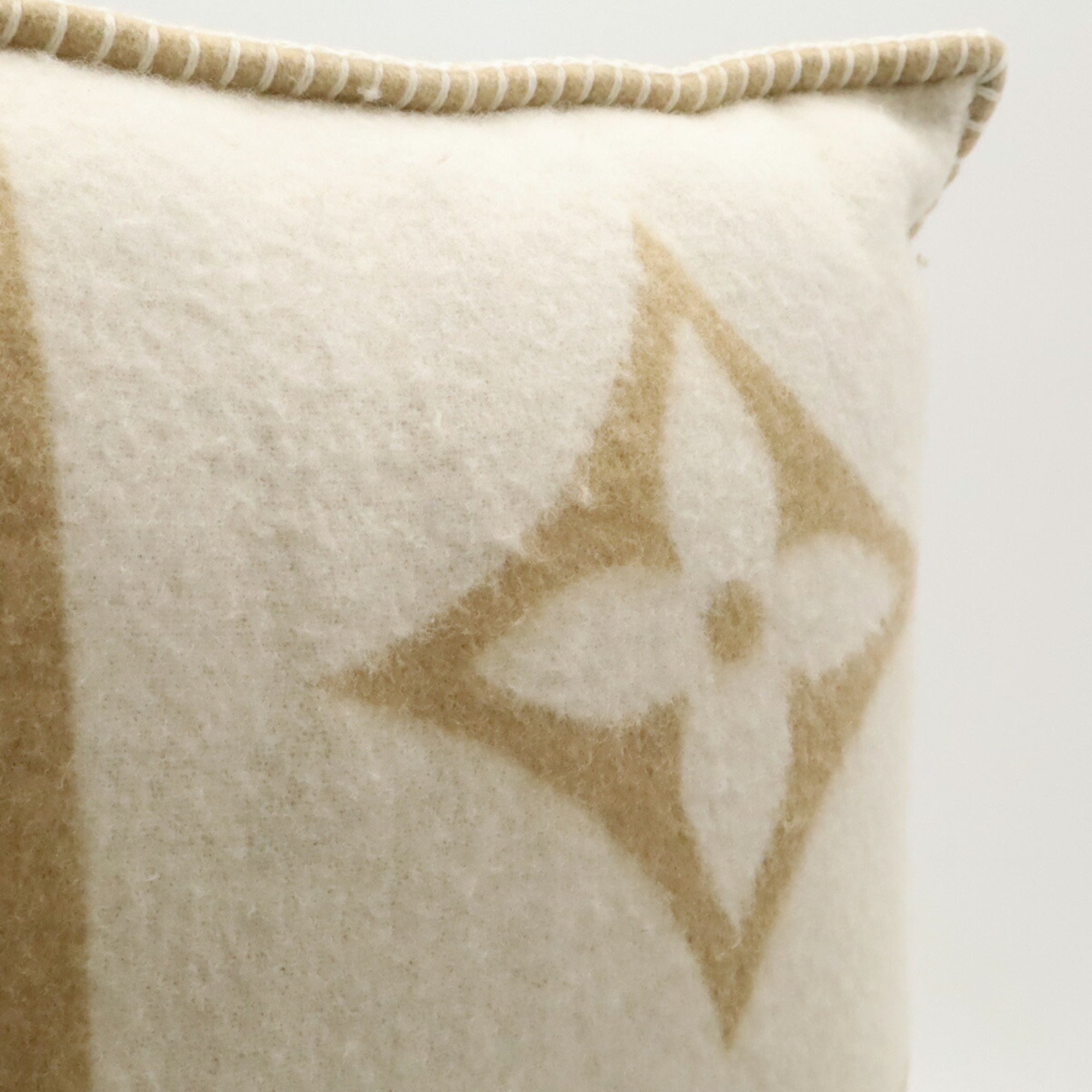 LOUIS VUITTON Louis Vuitton Cushion LV Checkmate Coussin Pillow Wool Cashmere Beige M77864