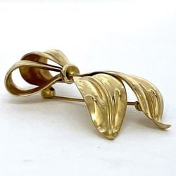 Christian Dior Brooch Gold ec-20020 Ribbon GP Pin Ladies Retro