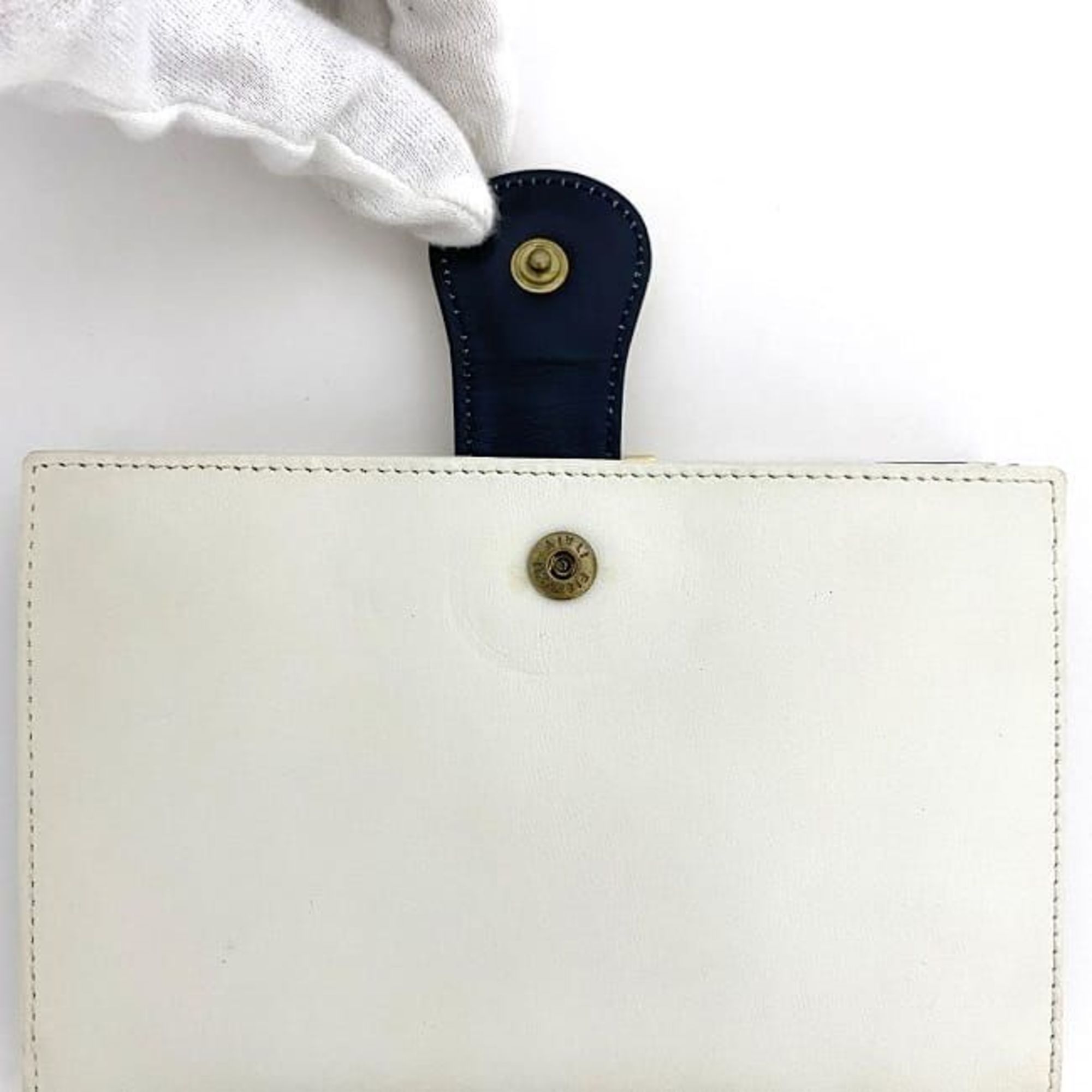 Gucci Bi-fold Wallet White Old ec-20199 Leather GUCCI Compact GG Retro Women's