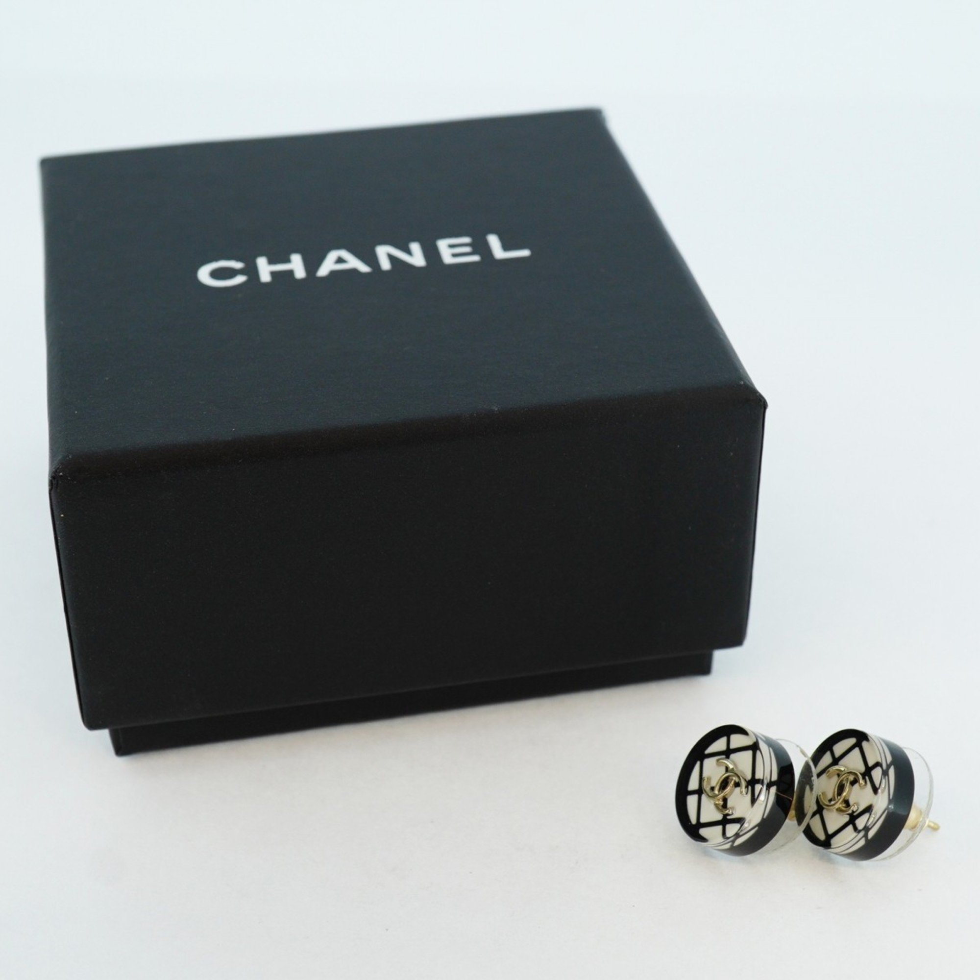 Chanel Earrings Coco Mark Matelasse Circle Plastic GP Plated Champagne Gold White Black Ladies