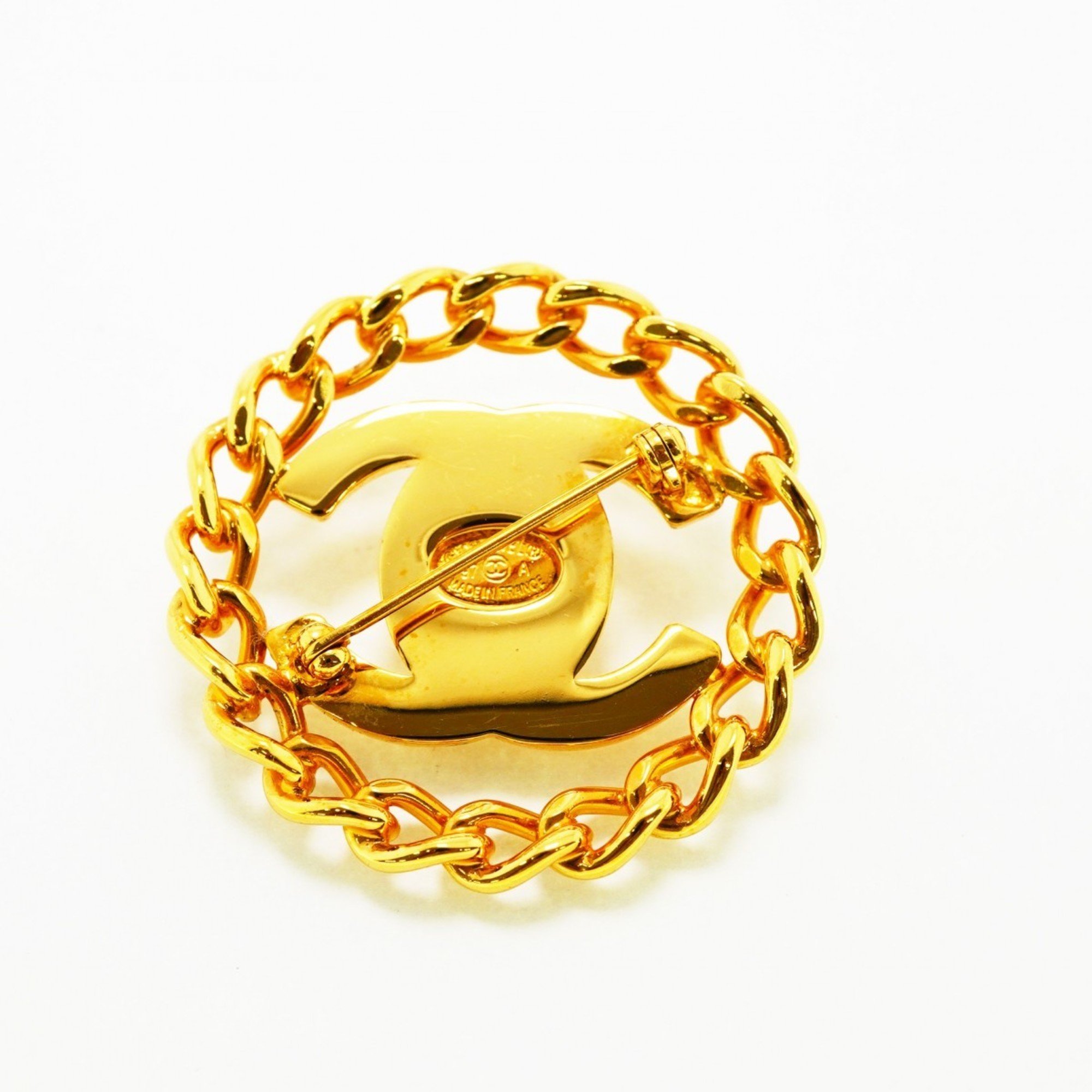 Chanel Brooch Turnlock Circle GP Plated Gold Ladies