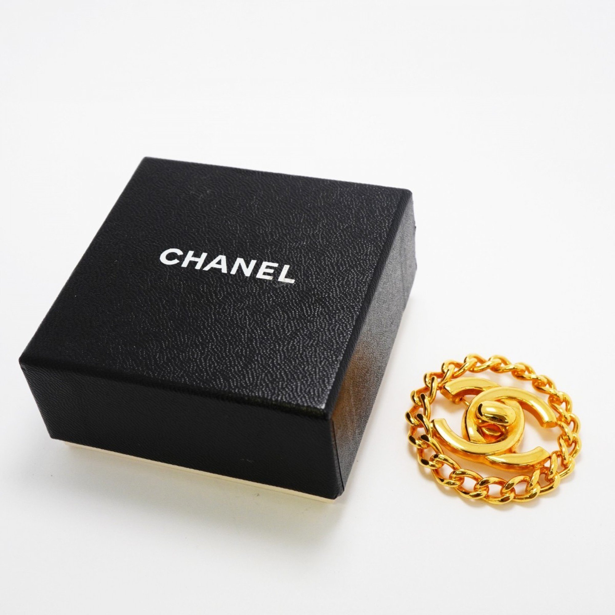 Chanel Brooch Turnlock Circle GP Plated Gold Ladies