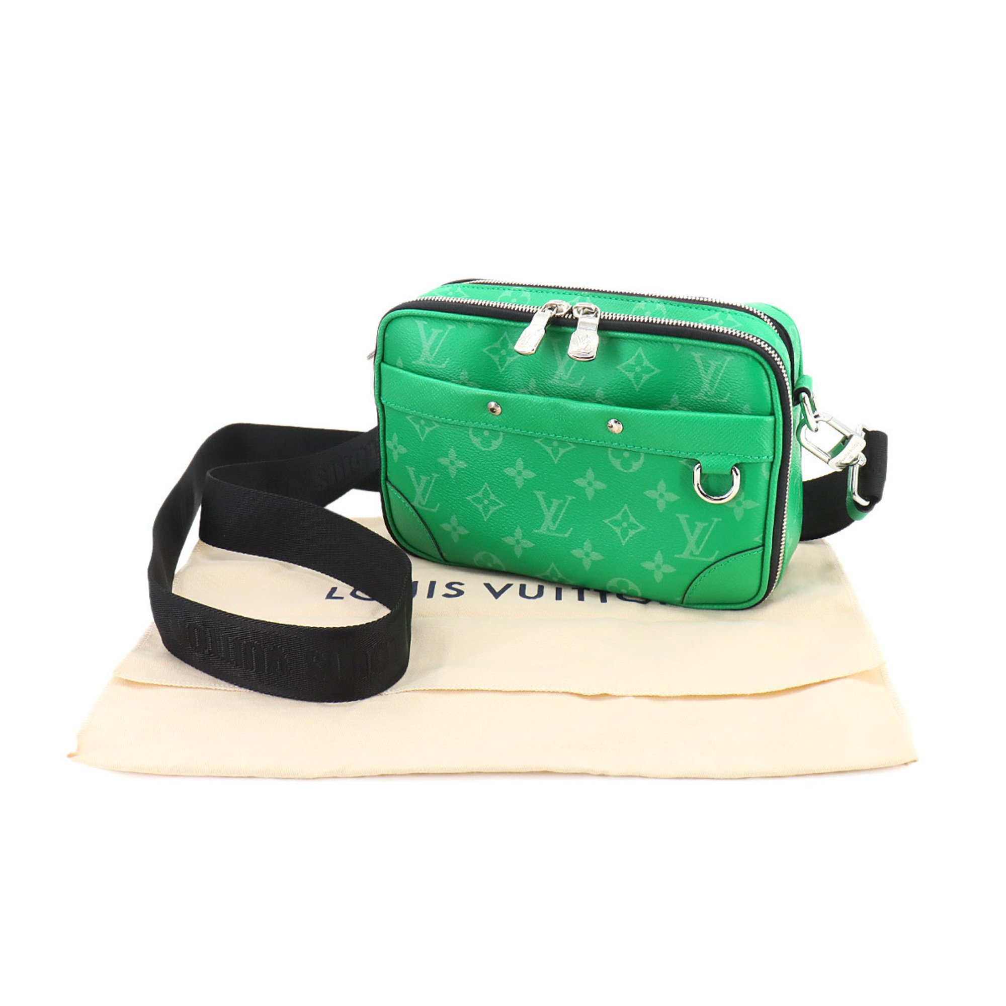 Louis Vuitton LOUIS VUITTON Taigarama Alpha Shoulder Bag Vert M31014 RFID Messenger