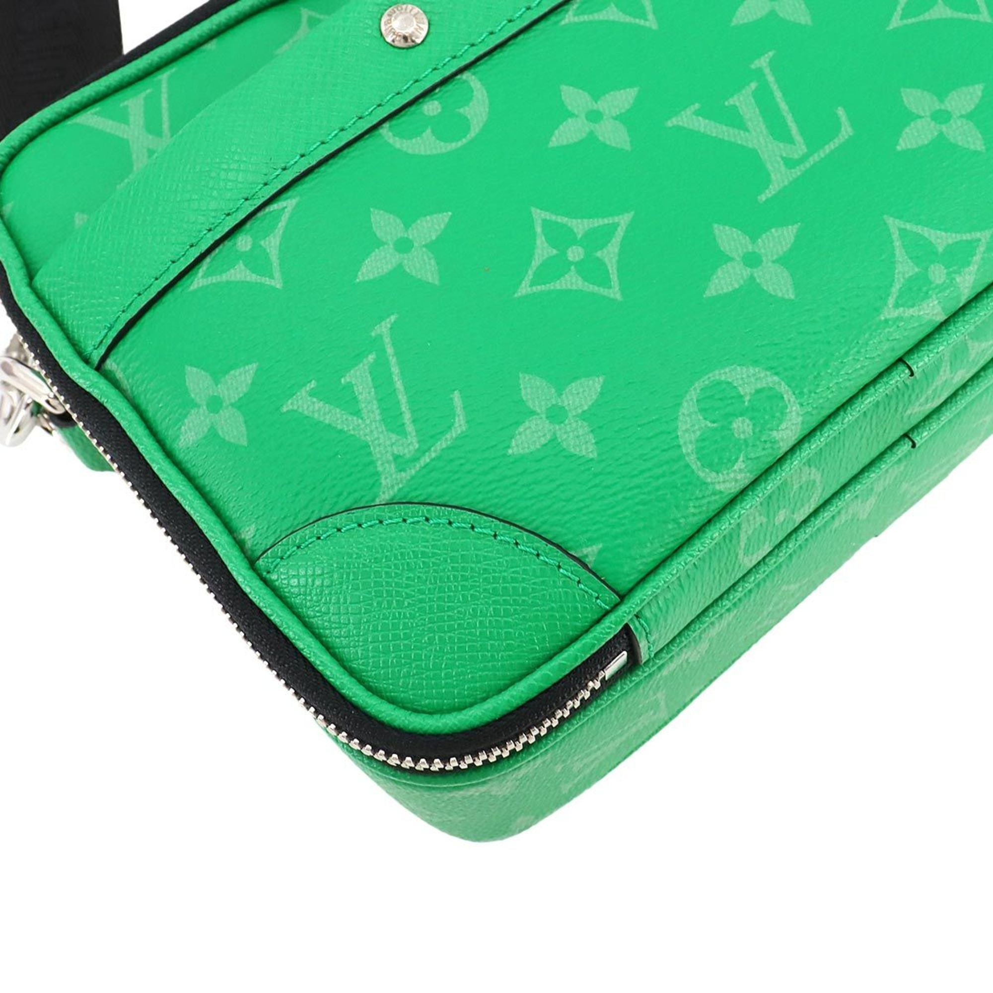 Louis Vuitton LOUIS VUITTON Taigarama Alpha Shoulder Bag Vert M31014 RFID Messenger