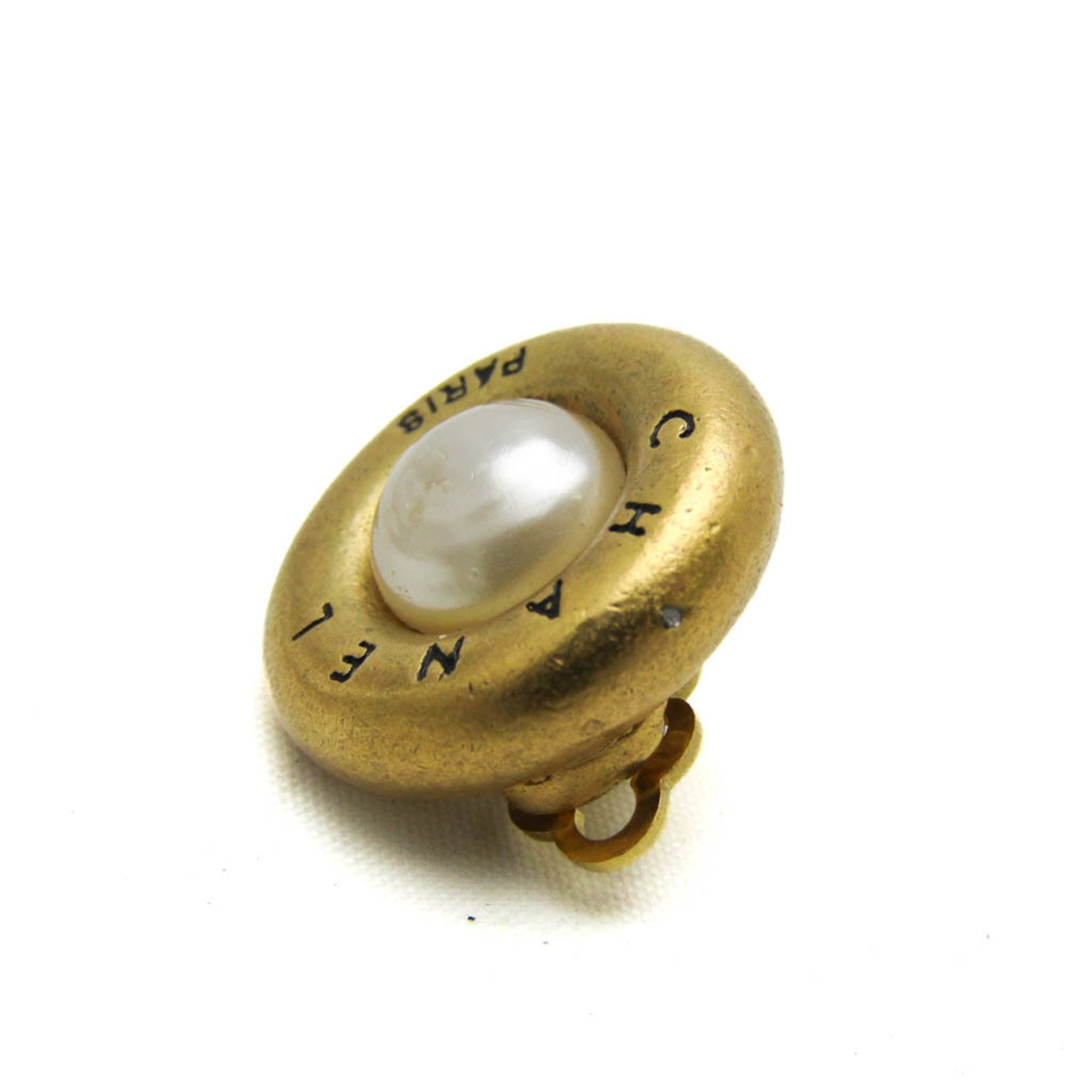 Chanel Vintage 93 A Artificial Pearl Metal Clip Earrings Gold