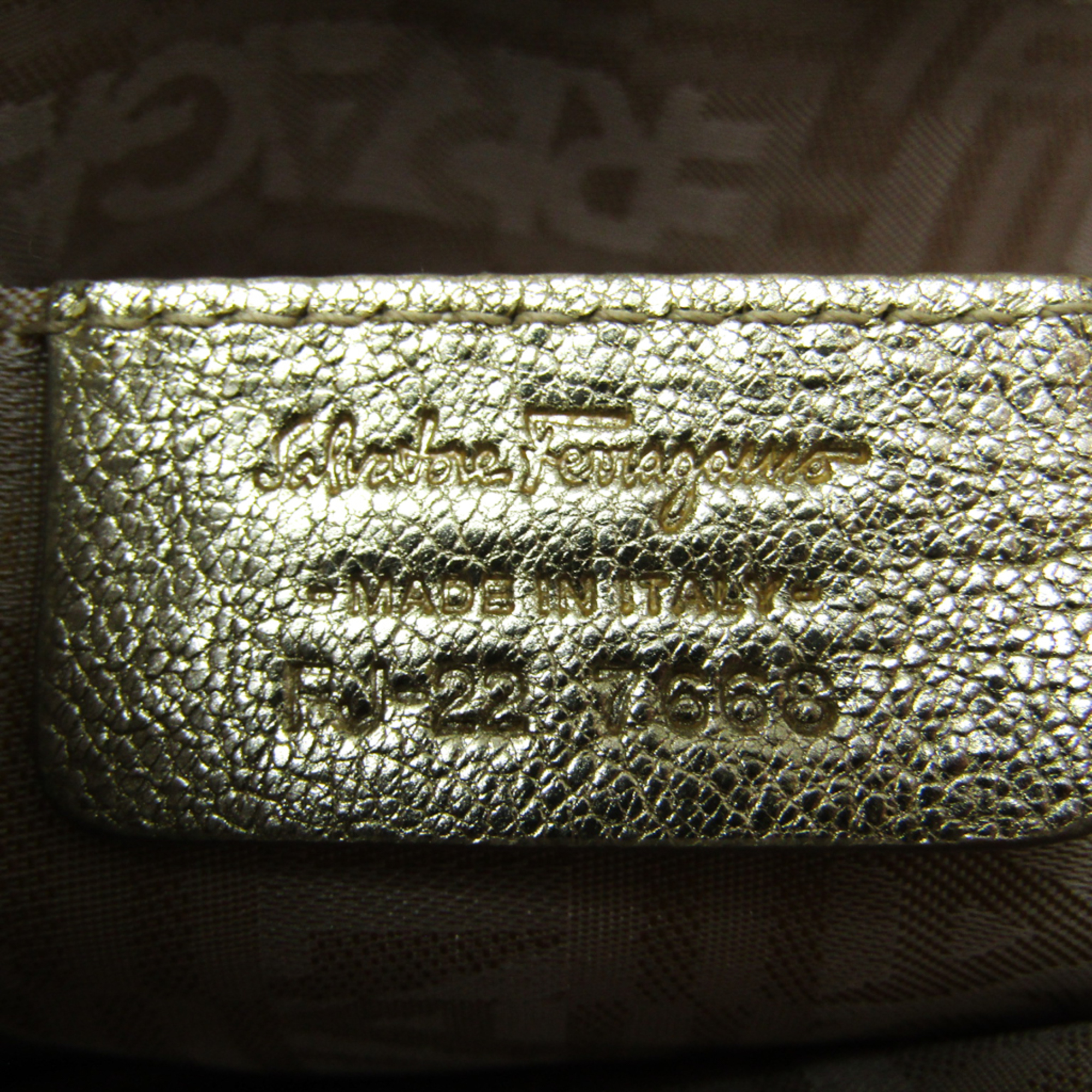 Salvatore Ferragamo Vara 22 7668 Women's Leather Pouch Gold