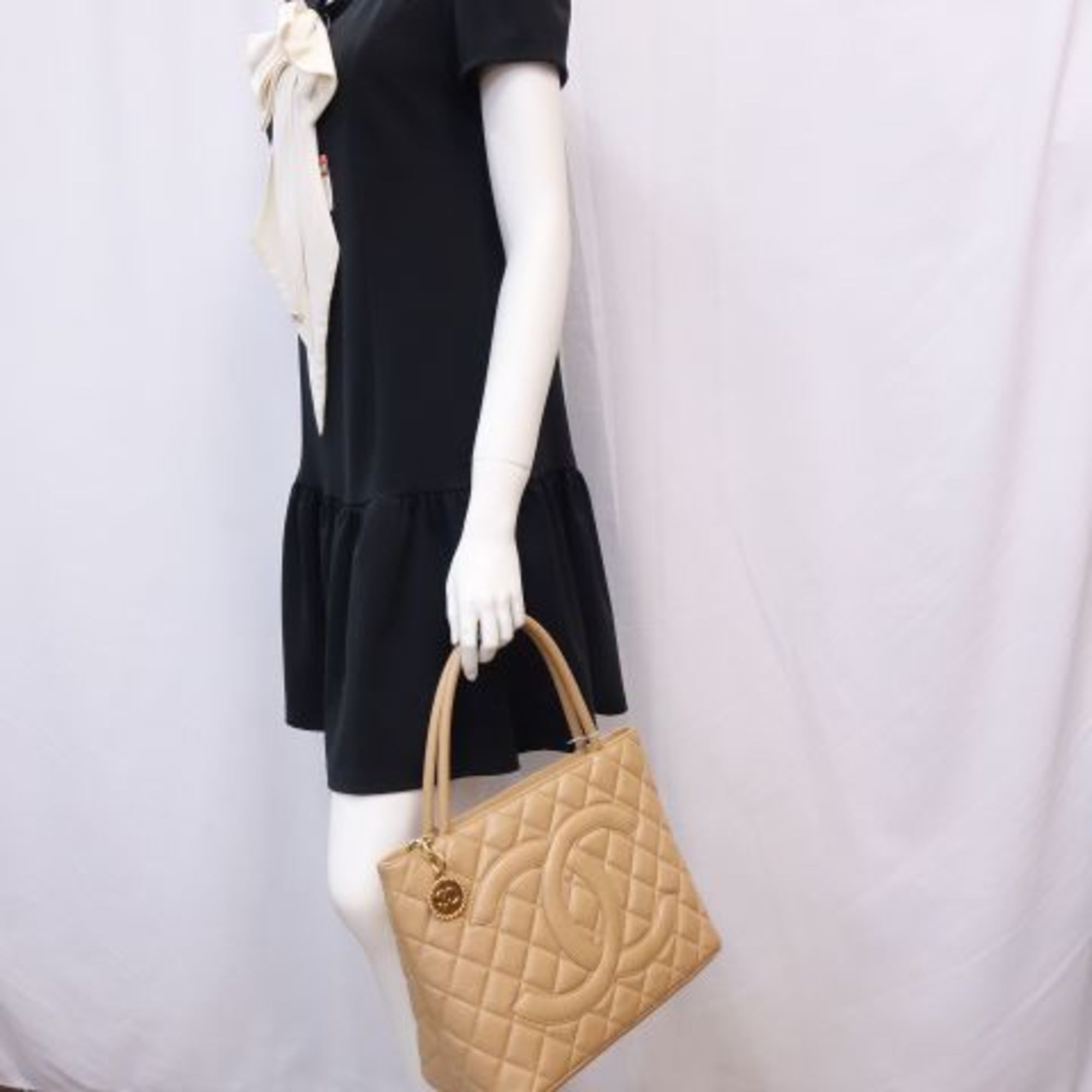 CHANEL Reprint Tote Beige Gold Hardware Ladies Handbag Bag Chanel R226-22