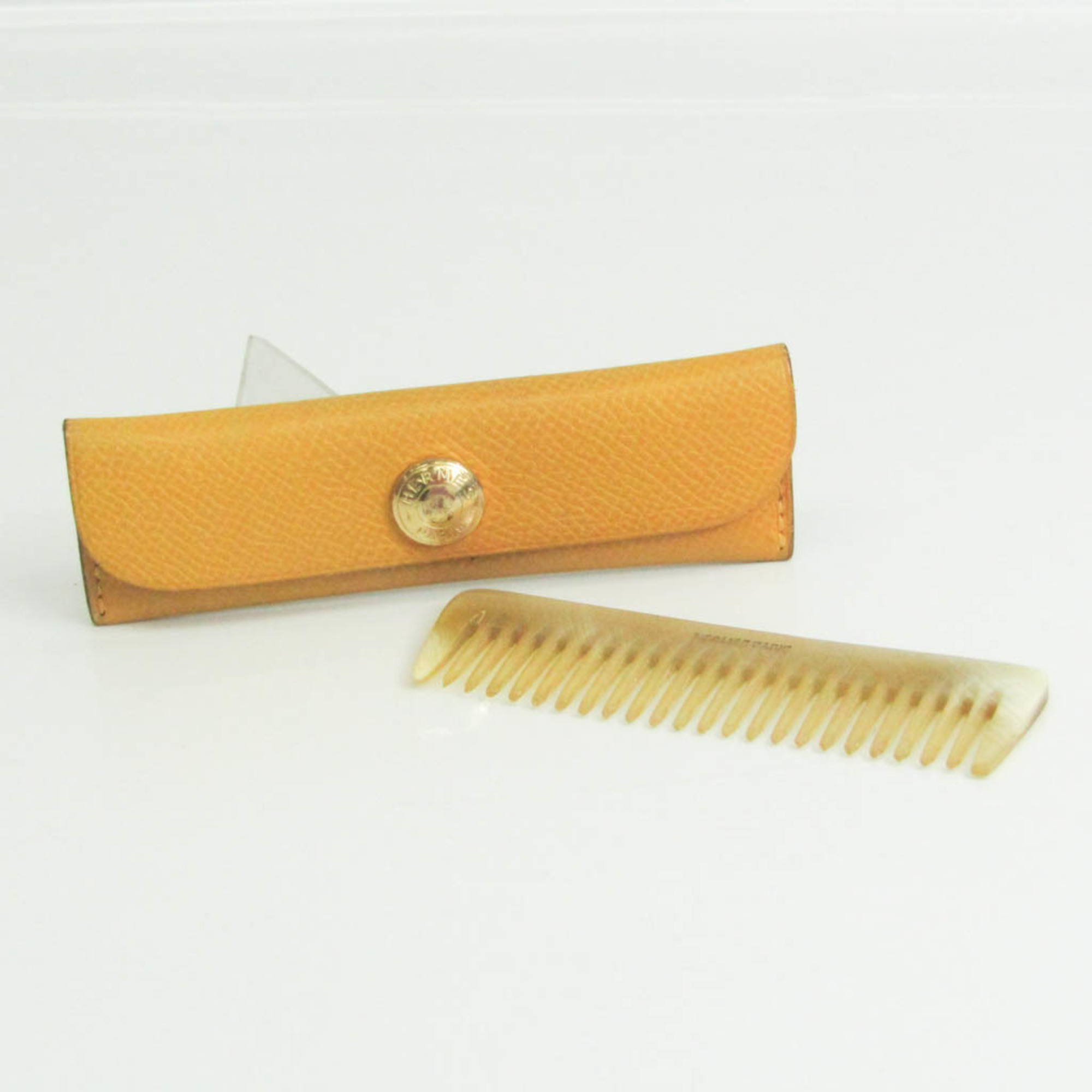 Hermes Buffalo Horn Leather Accessory Beige,Yellow Etui Penu Avec Penu Comb with Case