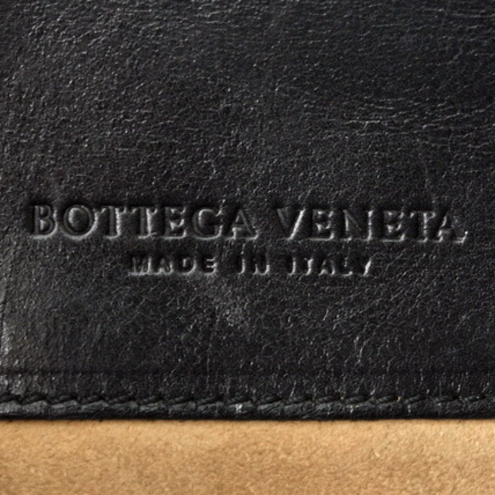 Bottega Veneta Leather Airpods Case unisex men women - Glamood Outlet